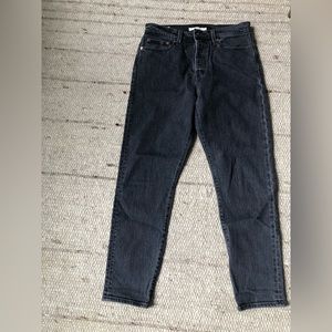 Grey Levi’s Ankle Wedgie Jean (tapered) - size 29